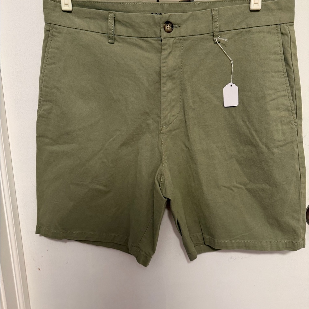 Old Navy Olive Men's Flat Front Shorts